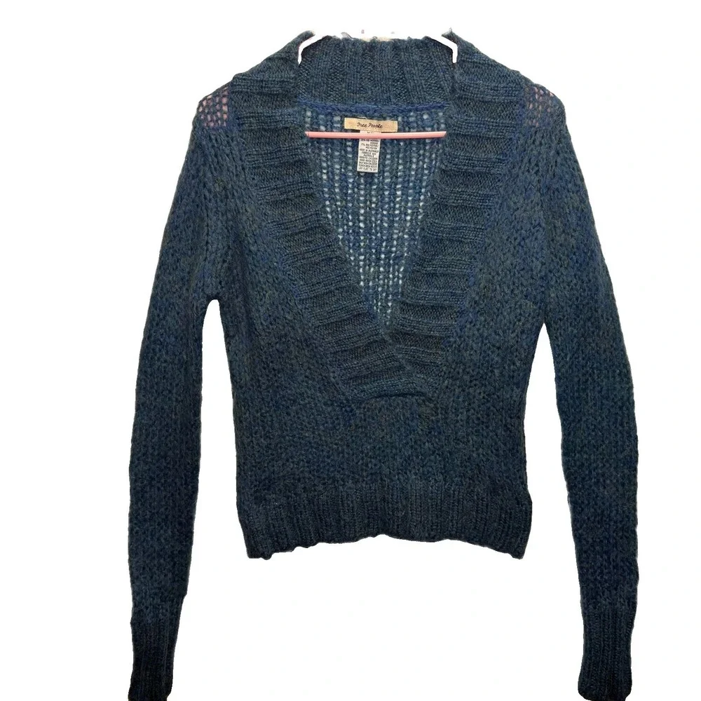 Free People Women's Size M Deep V Neck Knit Ribbed Collar Blue Pullover Sweater